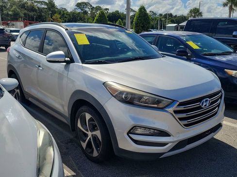 Used 2017 Hyundai Tucson Limited w/ Limited Ultimate Package 03 FWD image 5