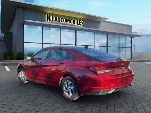 Used 2023 Hyundai Elantra SE image 5