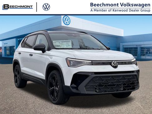 New 2026 Volkswagen Taos SE AWD/4WD image 1