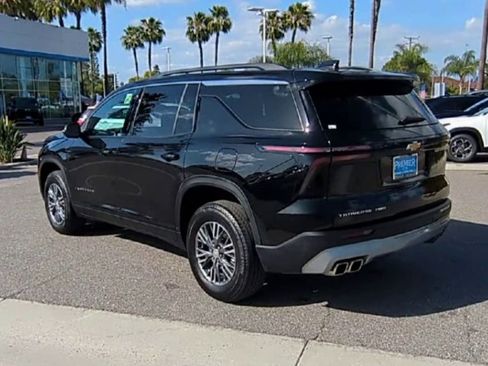 Used 2025 Chevrolet Traverse LT AWD/4WD image 6