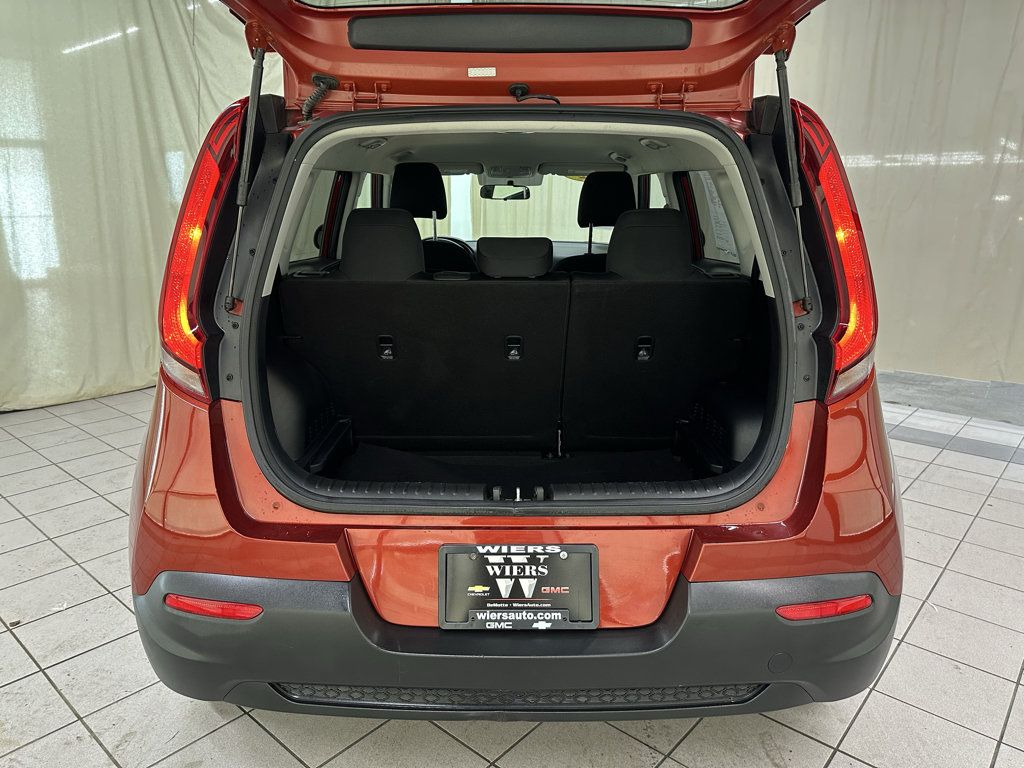 Used 2022 Kia Soul LX FWD image 8