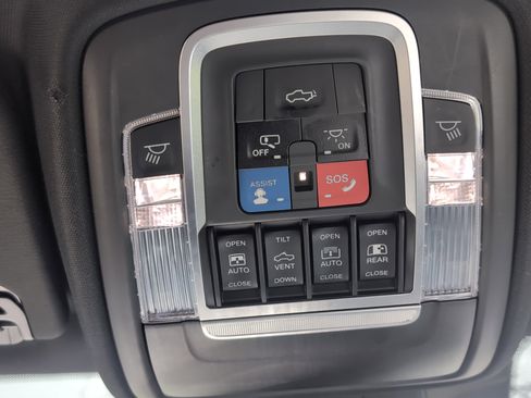 Used 2020 RAM 1500 Limited w/ Black Appearance Package image 39