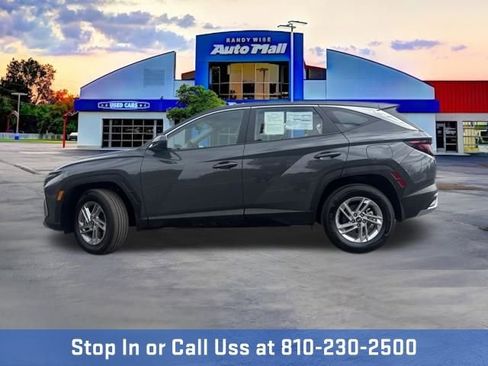 New 2026 Hyundai Tucson SE image 3