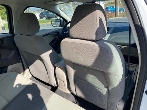 Used 2012 Ford Focus SE image 25