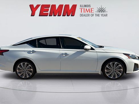 Used 2023 Nissan Altima 2.5 SL AWD/4WD image 13