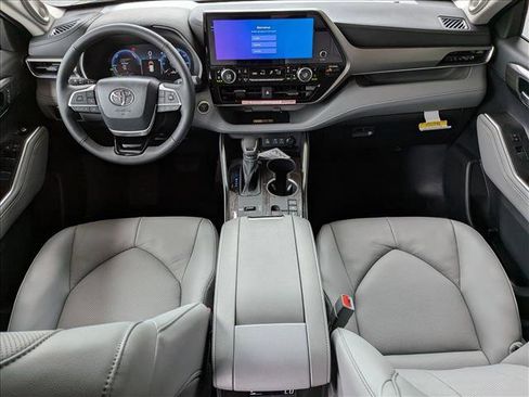 New 2026 Toyota Highlander Limited image 14