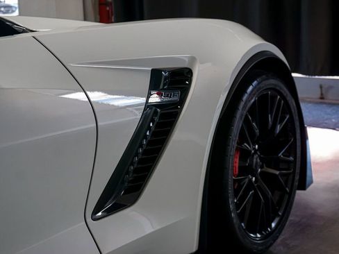 Used 2015 Chevrolet Corvette Z06 w/ Z07 Performance Package image 59
