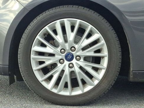 Used 2017 Ford Focus Titanium image 9