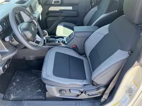 New 2025 Ford Bronco Base image 17