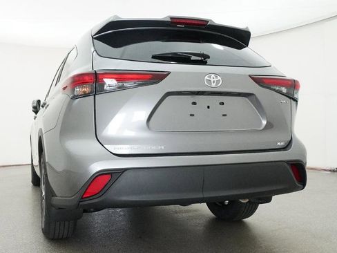 New 2026 Toyota Highlander XLE image 37