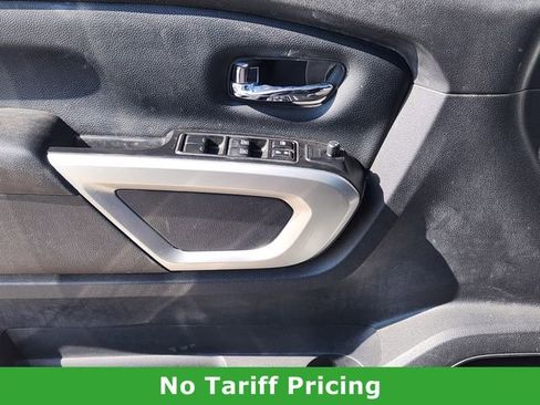 Used 2018 Nissan Titan SV w/ SV Convenience Package image 22