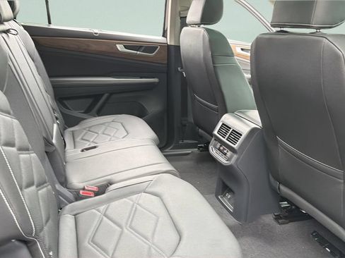 New 2026 Volkswagen Atlas SE FWD image 31