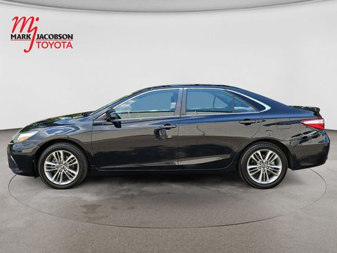 Used 2017 Toyota Camry SE FWD image 13