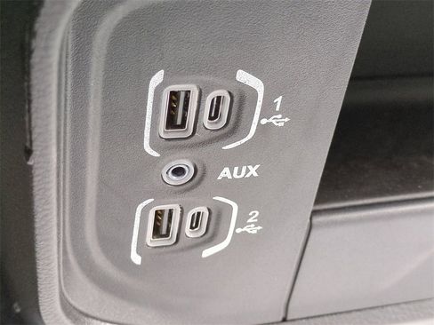 Used 2024 RAM 2500 Big Horn w/ Sport Appearance Package image 22