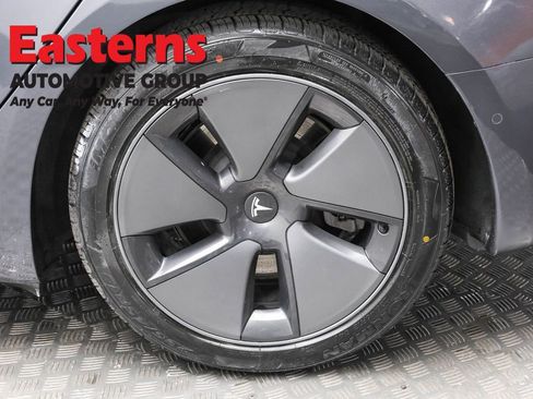 Used 2021 Tesla Model 3 Standard Range Plus image 8