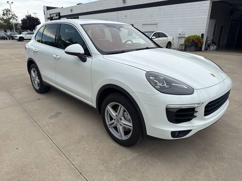 Used 2015 Porsche Cayenne S AWD/4WD image 7