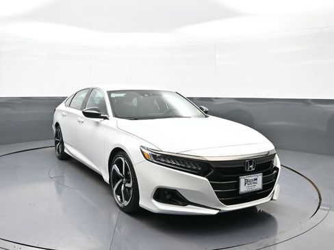 Used 2022 Honda Accord Sport image 3