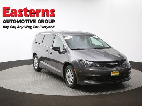 Used 2023 Chrysler Voyager LX image 50