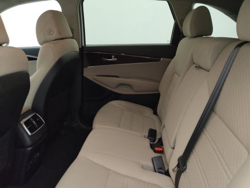 Used 2017 Kia Sorento FWD w/ LX Convenience Package image 18