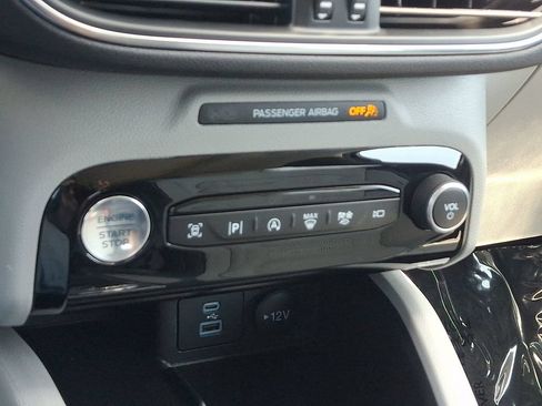 Certified 2023 Ford Escape Platinum w/ Premium Technology Package AWD/4WD image 16
