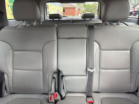 Used 2023 GMC Acadia SLT image 19