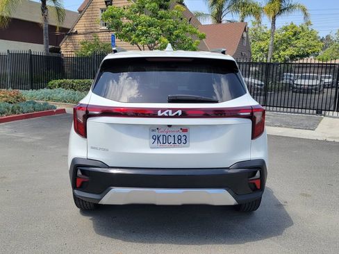 Certified 2024 Kia Seltos EX FWD image 10