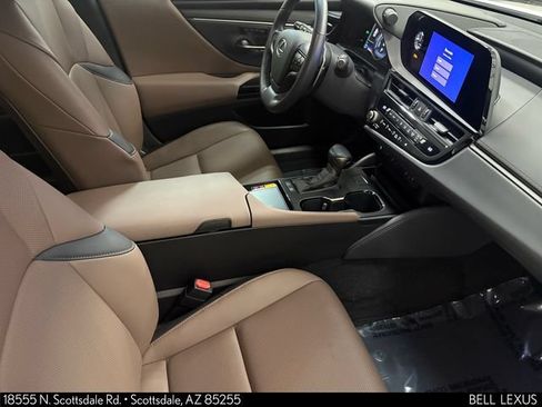 Used 2025 Lexus ES 300h w/ Premium Package FWD image 15