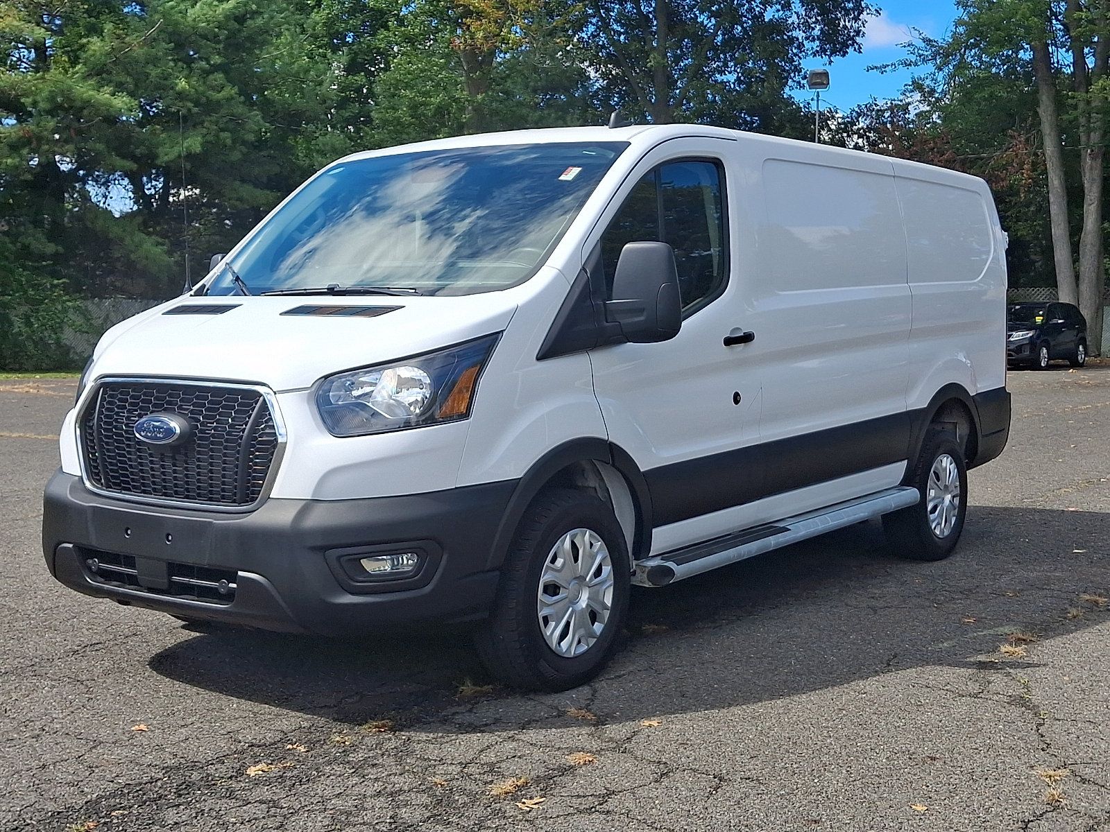 Used 2025 Ford Transit 250 Low Roof w/ Exterior Upgrade Package RWD image 3