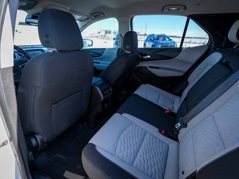 Used 2018 Chevrolet Equinox LS image 18