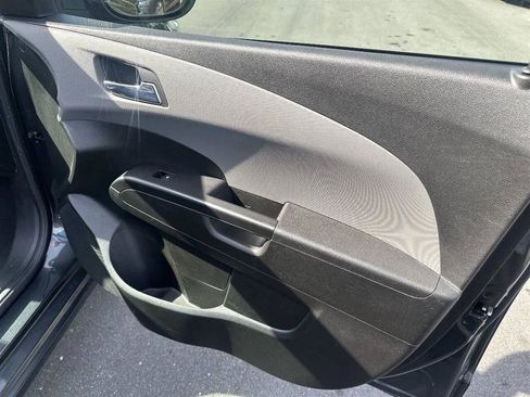Used 2019 Chevrolet Sonic LT w/ Convenience Package image 14