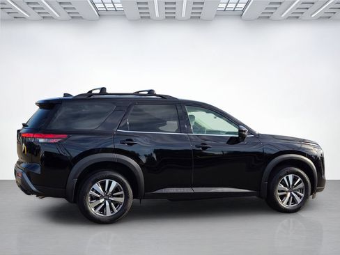 Certified 2026 Nissan Pathfinder SL AWD/4WD image 3