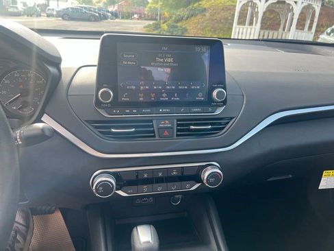 Used 2025 Nissan Altima 2.5 S image 20