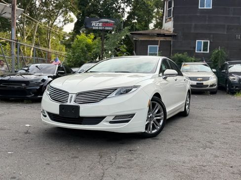 Used 2013 Lincoln MKZ FWD image 4