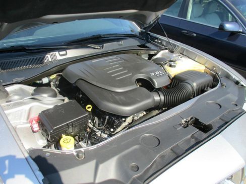Used 2014 Ford Taurus SE FWD image 16