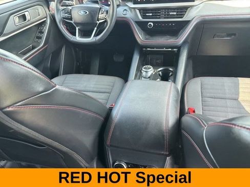 Used 2025 Ford Explorer ST-Line w/ ST-Line Street Pack AWD/4WD image 40