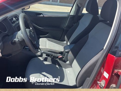 Used 2017 Volkswagen Jetta S image 9