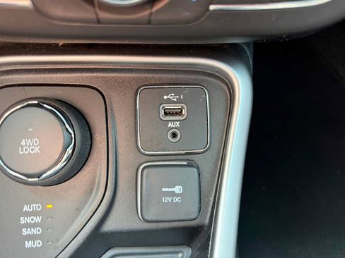 Used 2020 Jeep Compass Latitude w/ Popular Equipment Group AWD/4WD image 29
