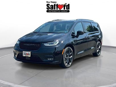 New 2026 Chrysler Pacifica Select w/ S Appearance Package