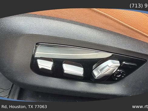 Used 2018 BMW 740i xDrive AWD/4WD image 24