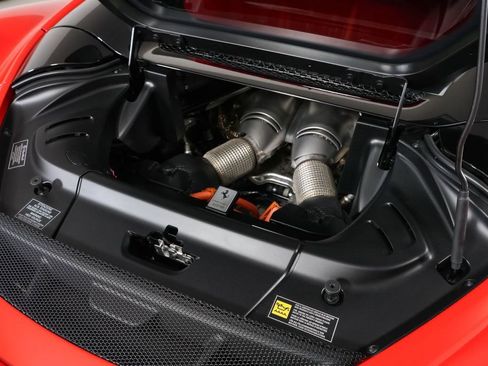 Used 2025 Ferrari 296 GTS RWD image 18
