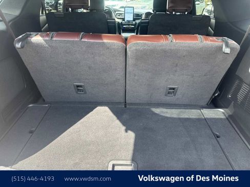 Used 2021 Ford Explorer Platinum w/ Equipment Group 601A AWD/4WD image 19