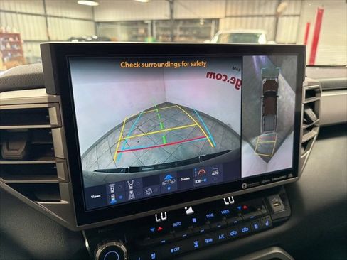 Used 2024 Toyota Tundra Limited image 25