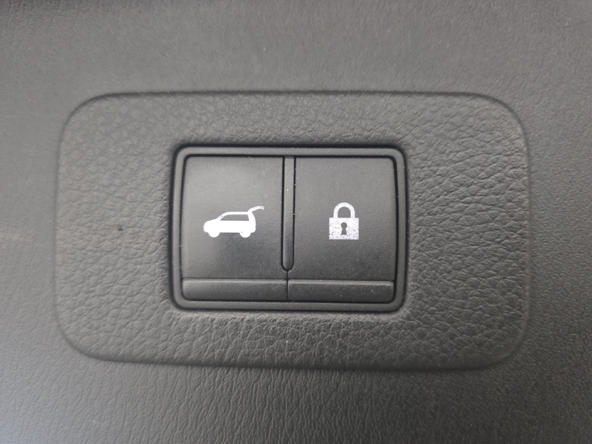 Used 2022 Nissan Armada Platinum w/ Captain's Chairs Package AWD/4WD image 13