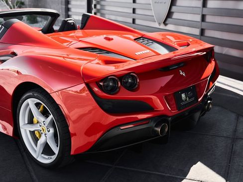 Used 2023 Ferrari F8 Tributo image 9