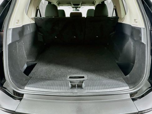 Used 2025 Nissan Rogue SV AWD/4WD image 27