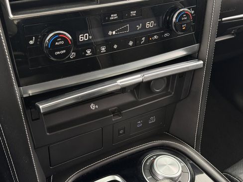 Used 2024 INFINITI QX80 Premium Select w/ Cargo Package image 20