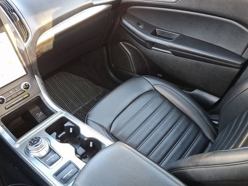 Certified 2022 Ford Edge SEL w/ Convenience Package image 16