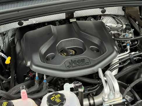 Used 2023 Jeep Grand Cherokee 4WD 4xe image 44