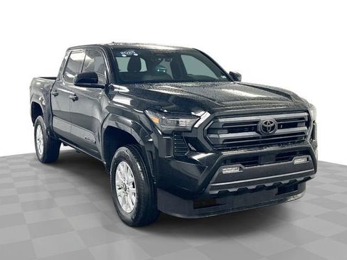 Used 2025 Toyota Tacoma SR5 image 1