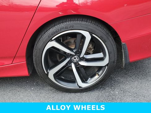 Used 2018 Honda Accord Sport image 9